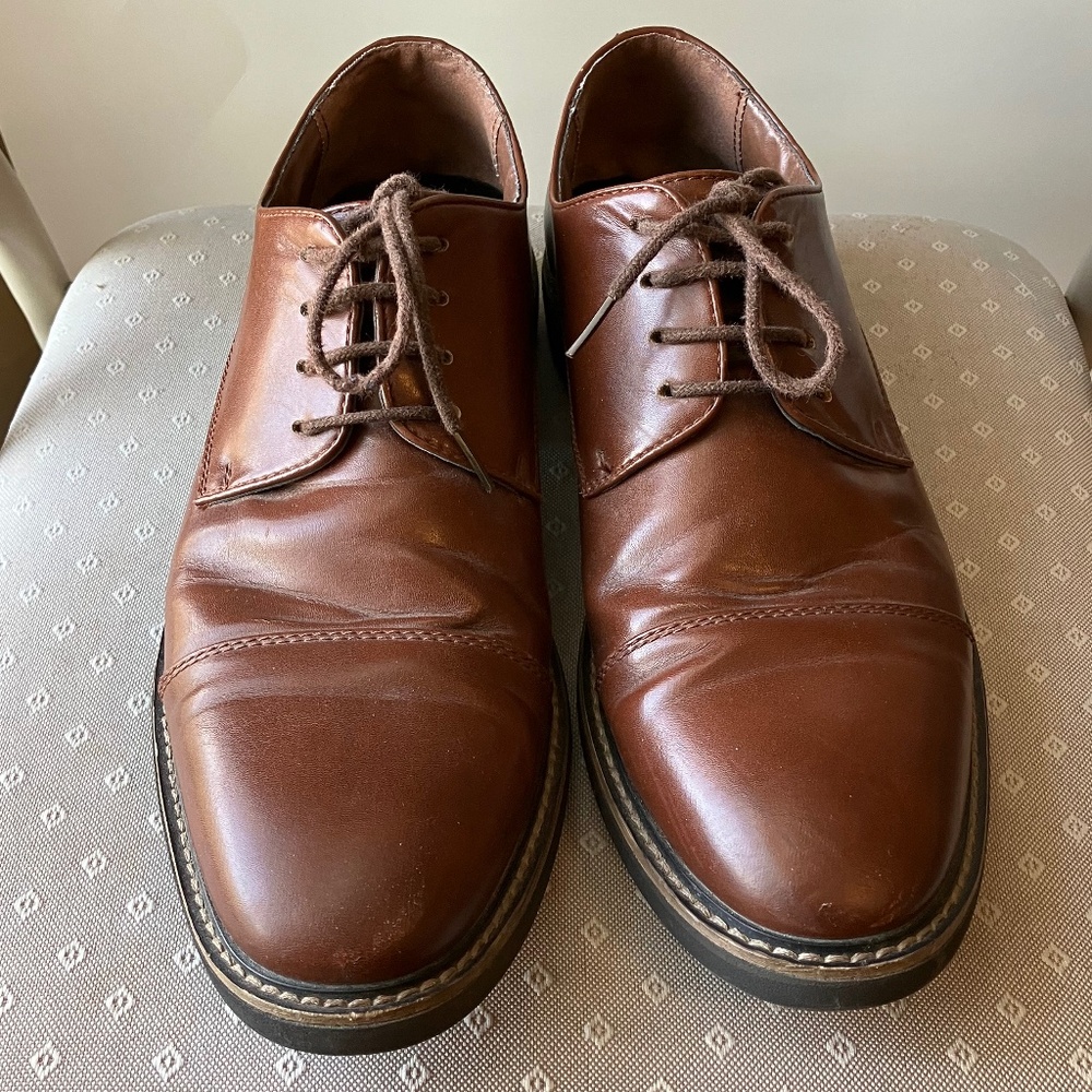 Men’s Brown dress shoes size 9M